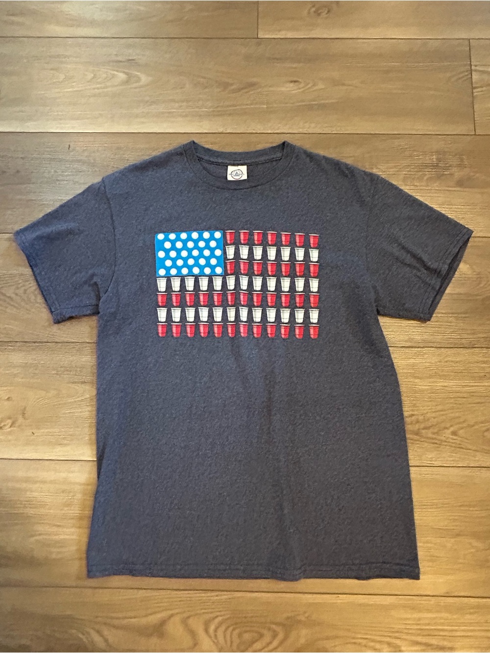 Red Solo Cup American Flag Graphic Tee Medium Patriotic Beer Shirt